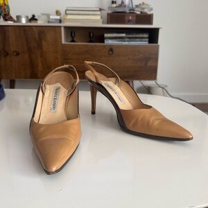 Manolo Blahnik Beige Leather Slingback Heels Size 40 / 9